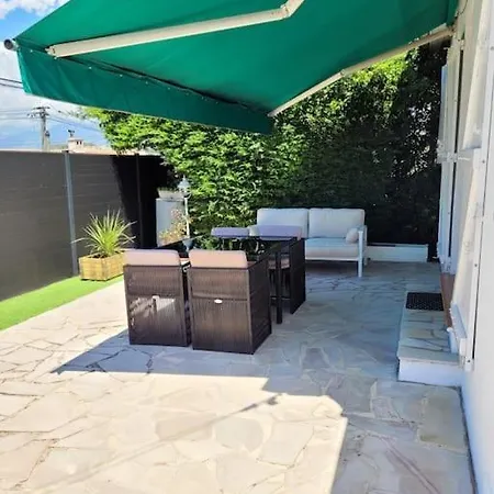 Maison De Charme Feriehus Antibes